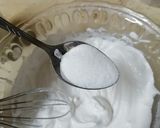 A picture of step 1 of Whipped cream Dessert.