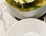 Foto langkah ke 5 dari resep Egg drop soup / sup telur.