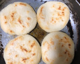 Foto del paso 2 de la receta: Arepas con atún