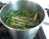 Foto del paso 5 de la receta Arroz con espárragos trigueros y espinacas