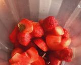 स्ट्रॉबेरी शेक (strawberry shake recipe in hindi) रेसिपी चरण 2 फोटो
