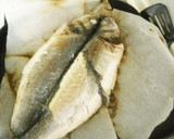 Foto del paso 4 de la receta: 🐟 Lubina a la plancha con compota de pera 🍐