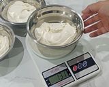 Foto langkah ke 8 dari resep Trio chocomoca batik cake.