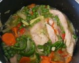 Foto del paso 4 de la receta: Pollo arvejado con puré