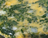 Foto del paso 2 de la receta: 🌿 🧡 Salmón con tortilla de espinacas