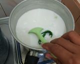 Foto langkah ke 3 dari resep Bubur Sumsum Lembut & Biji Salak berSeliweran.