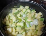 Foto del paso 1 de la receta Crema de calabacín y puerros