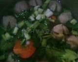Foto langkah ke 4 dari resep Sop bakso brokoli.