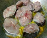Foto langkah ke 2 dari resep Patin Kuah Kuning.