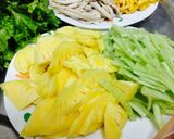 A picture of step 3 of Phở cuốn.