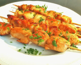 Foto del paso 6 de la receta: Brochetas de pollo marinadas