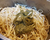 Foto del paso 4 de la receta: Espaguettis con jamón al pesto