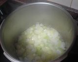Foto del paso 1 de la receta: Crema de zanahorias, calabaza y batata con garbanzos refritos con jamón serrano
