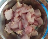 Foto langkah ke 1 dari resep Sawi putih ayam sederhana.