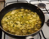 Foto del paso 6 de la receta: Pollo al verdeo y champiñones