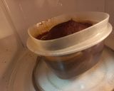 Foto del paso 2 de la receta: ¡Bizcochuelo de chocolate en taza con pocos ingredientes! Microondas ✨