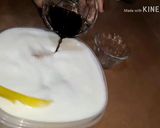 Foto del paso 2 de la receta: Gelatina de leche con frutas encapsuladas