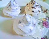 Foto del paso 4 de la receta: Conitos rellenos con dulce de leche y chocolate