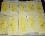 Foto langkah ke 3 dari resep Garlic Bread.