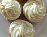 Φωτογραφία βήματος 6 της συνταγής Cupcakes με γλάσο από ζαχαρούχο γάλα