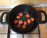 Foto del paso 1 de la receta: Patatas guisadas con chorizo