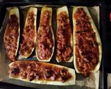 Pieczona Cukinia z mięsem mielonym cebulką i keczupem krok przepisu 3 zdjęcie