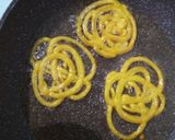 A picture of step 5 of Zafrani Jalebi.
