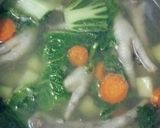 Foto langkah ke 5 dari resep Sup Ceker Ayam & Sayuran.