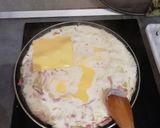 Une image de l'étape 3 de Gratin de pates, lardons et cheddar.