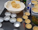 Foto langkah ke 2 dari resep Pie Susu Legit dan irit telur.