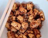 Foto del paso 4 de la receta: Tofu especiado sobre colchón de arroz blanco (sin salsa de soja)