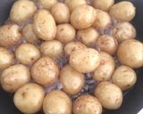 Foto langkah ke 4 dari resep Algamja Jorim (알감자조림) Baby Potato Korea.