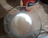 A picture of step 1 of Marie biscuits delight.