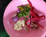 Foto langkah ke 1 dari resep Gulai Kerupuk Kulit dan Pepaya Muda.