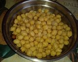 A picture of step 1 of Punjabi breakfast chole bhature.