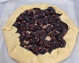 Une image de l'étape 5 de °Tarte rustique aux mûres et aux noisettes°.