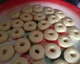 Foto langkah ke 4 dari resep Donat ekonomis tanpa telur.