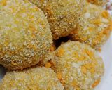Foto langkah ke 5 dari resep Bola Bola Ubi Isi Coklat.