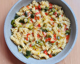 Foto del paso 3 de la receta: Fideos con zapallitos 🍝 técnica "one pot pasta"