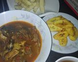 A picture of step 2 of Cowhead pepper soup with dodo and fried yam.