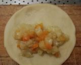 Foto langkah ke 5 dari resep Pastel Isi Kentang Wortel.