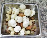 A picture of step 1 of Pumpkin Payasam.
