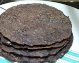 A picture of step 7 of Ragi roti / Ragi talipat.