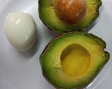 Foto del paso 1 de la receta: Avocado Toast con Tomate y Huevo