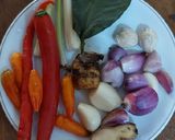 Foto langkah ke 2 dari resep Krengseng Ayam Jamur.