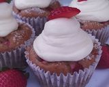 Foto del paso 4 de la receta: Muffins con Mermelada de Frutillas / Cupcakes