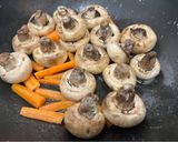 Kakukkfüves gomba mangolddal recept fázis 1 fotója