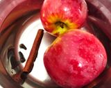 Gambar langkah 1 resipi Apple Peel Tea 🍎.