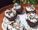 Foto langkah ke 7 dari resep Chocolate Cupcakes.