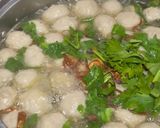 Foto langkah ke 5 dari resep Kuah Bakso abang abang 😍.